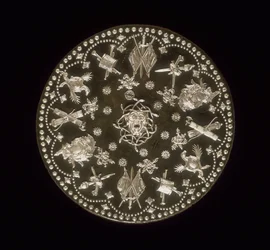 Targe de robe, partie des équipements présentés à Charles Edward Stuart par James, 3e duc de Perth, 1740